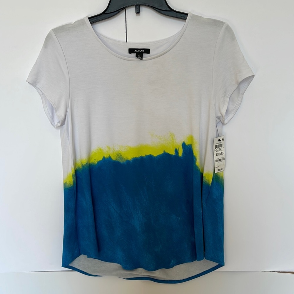 🌹BOGO of Lower Price🌹 NWT Alfani Top White-Blue Block Short Sleeves, Size PM.